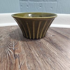 vintage olive green McCoy Econo-line USA #502 pottery planter bowl.